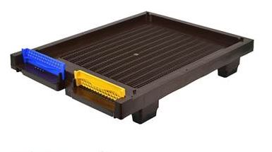 Anel Plastic Bottom Board With Mouse Guards